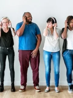 Alternative Podcasts US: 3 Niche Shows You Can't Miss - Cover Image